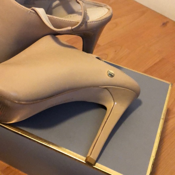 Shoes - Picture 3 of 3